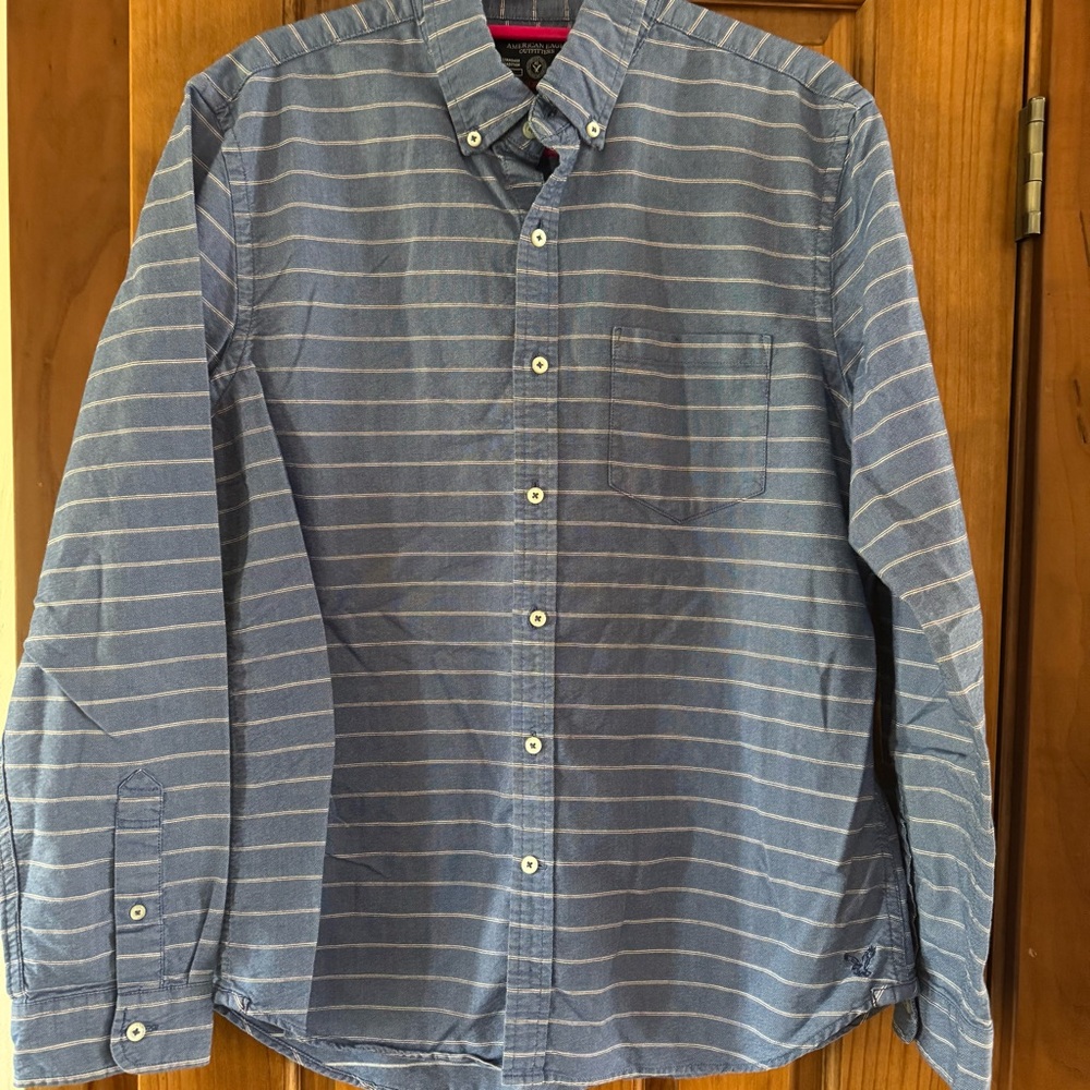 American Eagle Button Down Shirt Men’s Large Blue Red Striped Slim Fit Casual